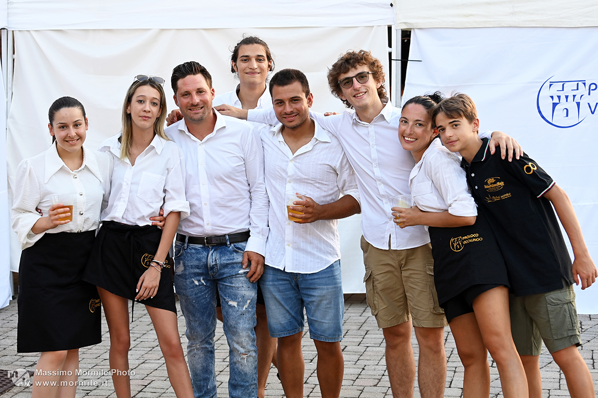 Festa privata all'Outlet.